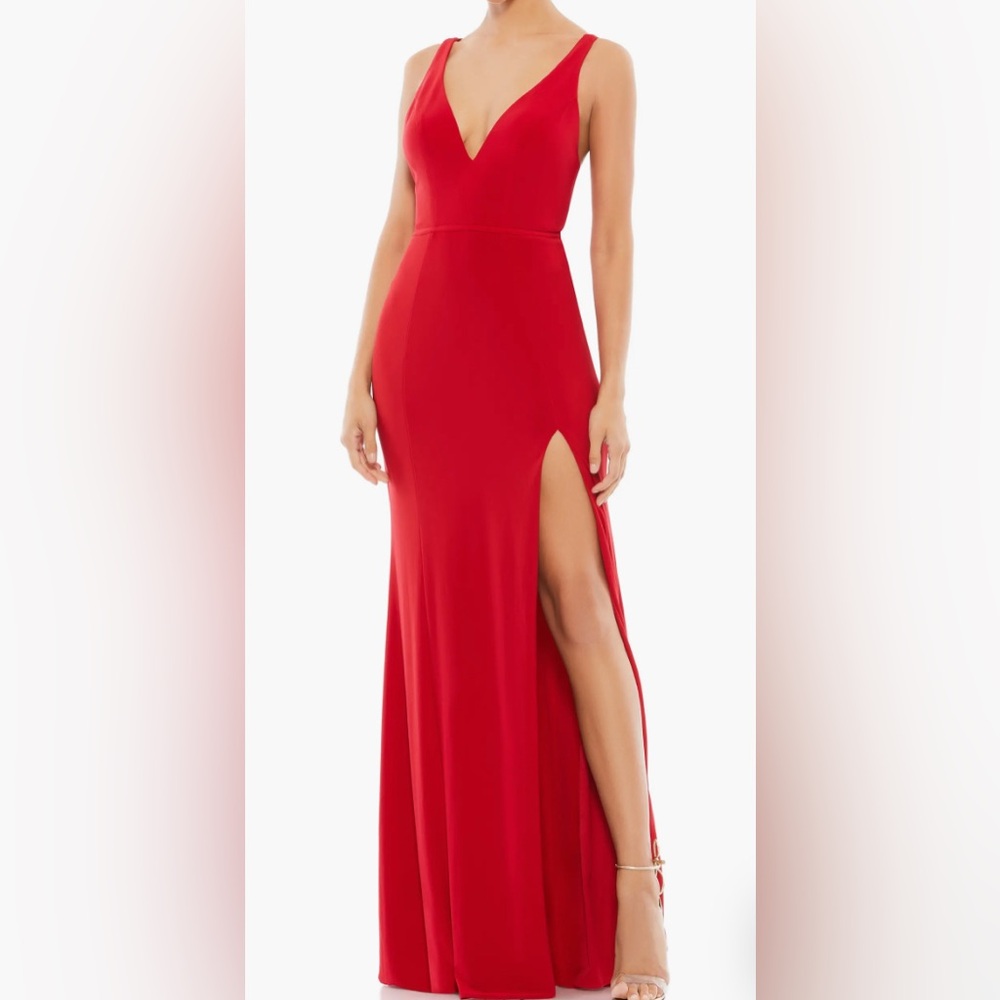Mac Duggar Elegant Red Evening Dress